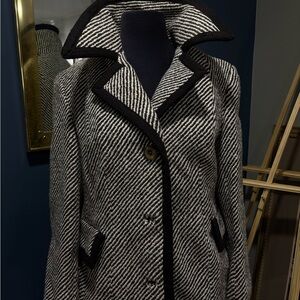 Stylish  vintage Black and White Women's pea Coat